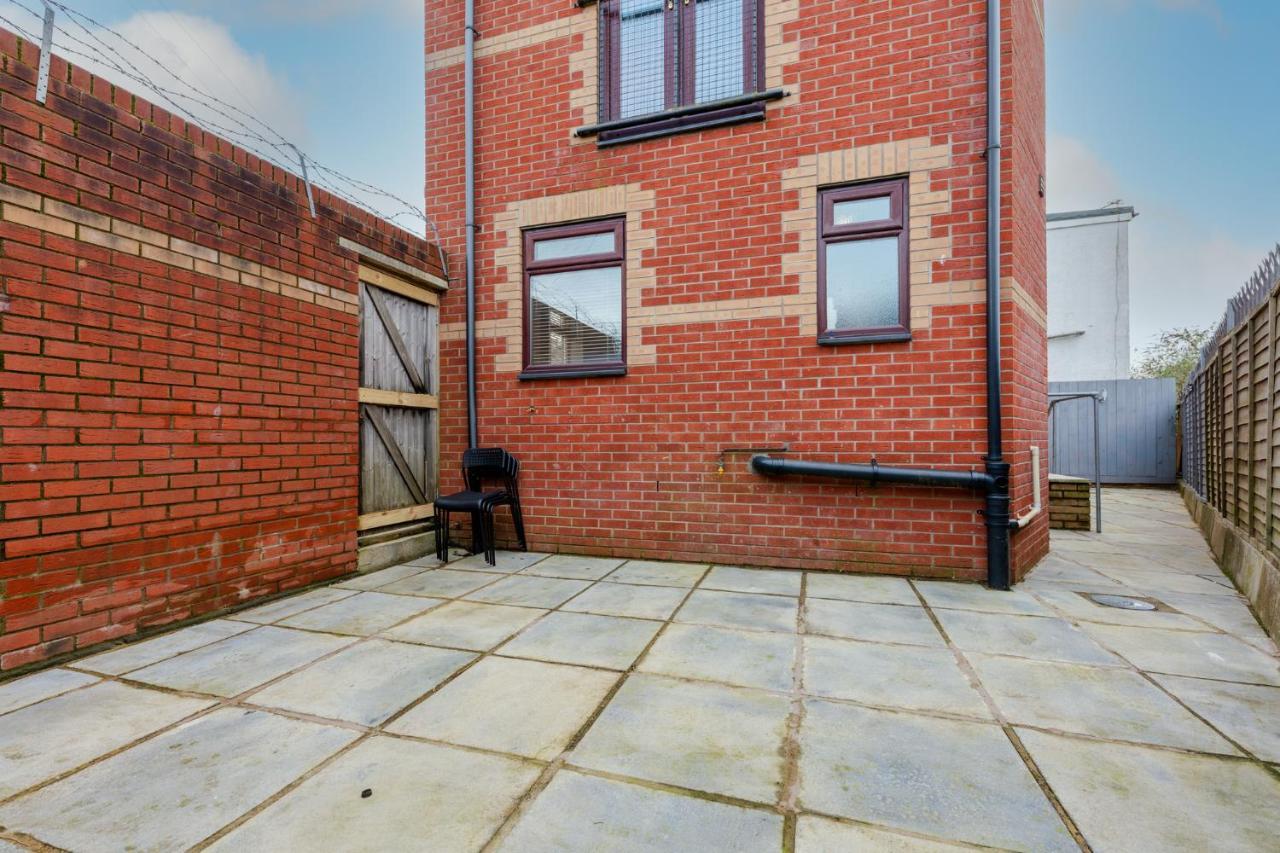 Stayright- 2 Bedroom House, Centrally Located & Close Walk To City Centre Cardiff Esterno foto