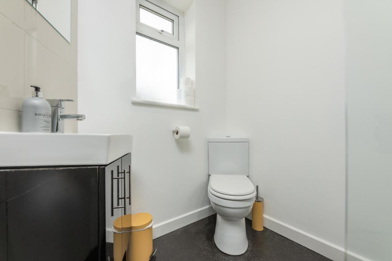 Stayright- 2 Bedroom House, Centrally Located & Close Walk To City Centre Cardiff Esterno foto