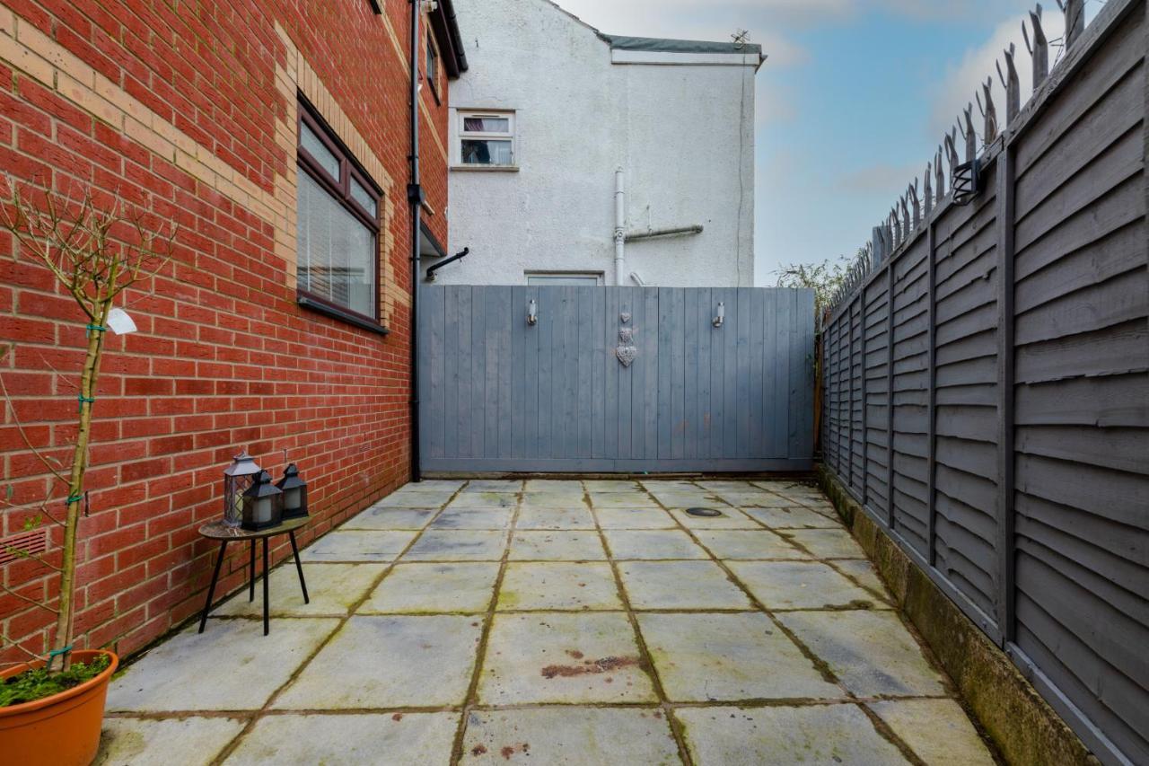 Stayright- 2 Bedroom House, Centrally Located & Close Walk To City Centre Cardiff Esterno foto